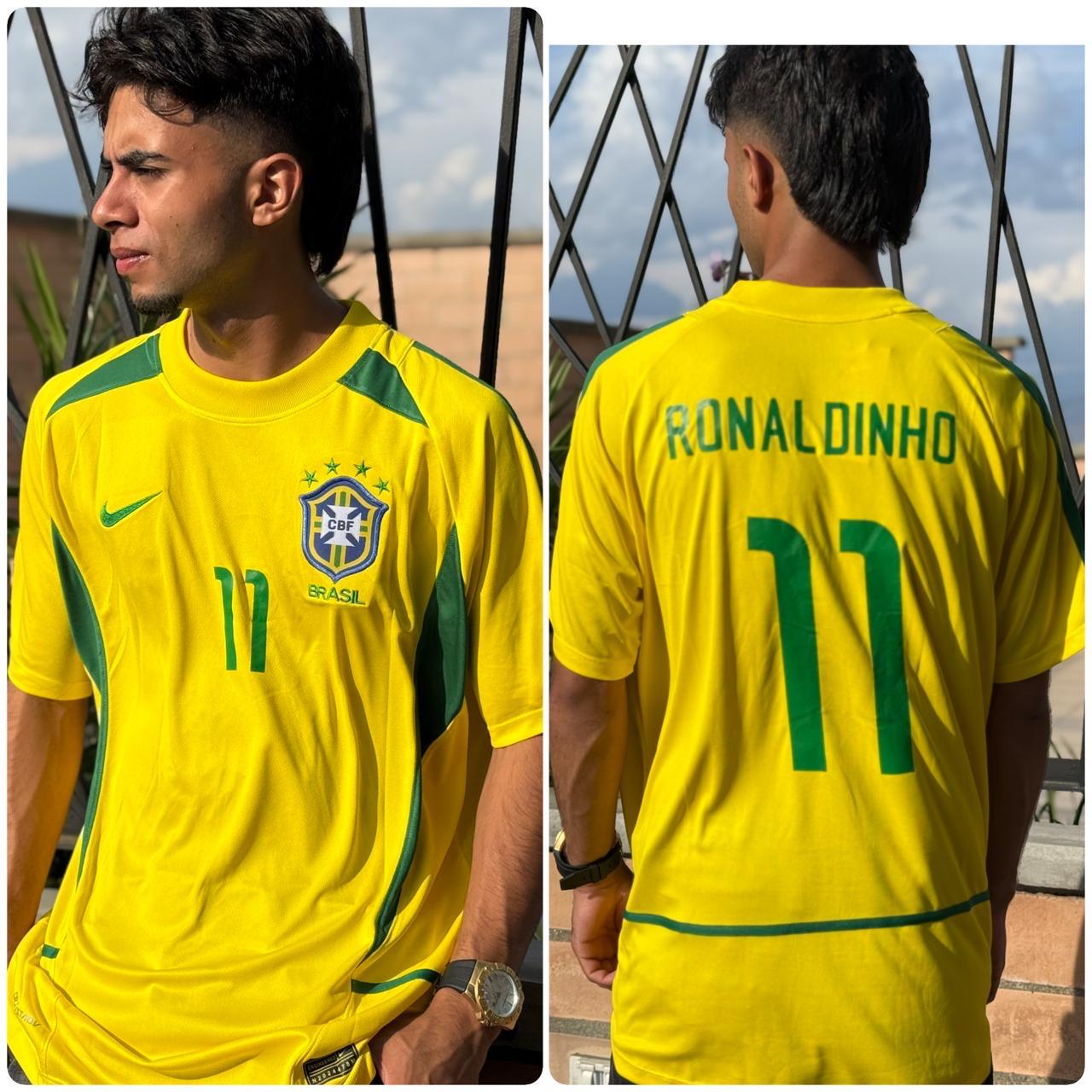 Camiseta RETRO - RONALDINHO – BRASIL Local – 2002 MANGA CORTA + Envío Gratis