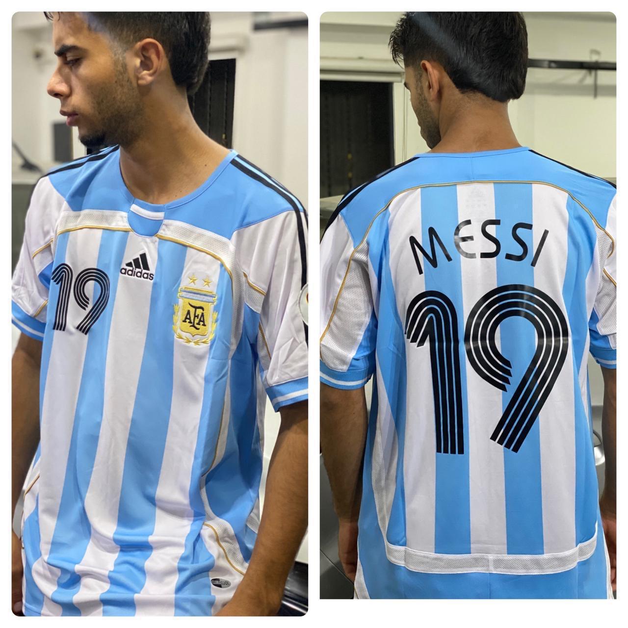 Camiseta RETRO - MESSI - ARGENTINA 2006 Local - MANGA CORTA + Envío Gratis