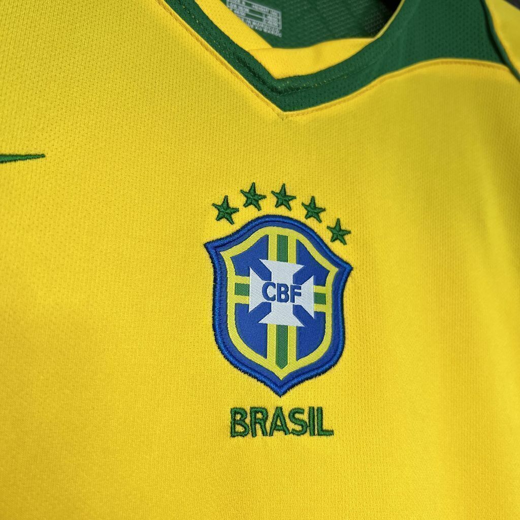 Camiseta RETRO - RONALDINHO - BRASIL 2004/05 Local - MANGA CORTA + Envío Gratis