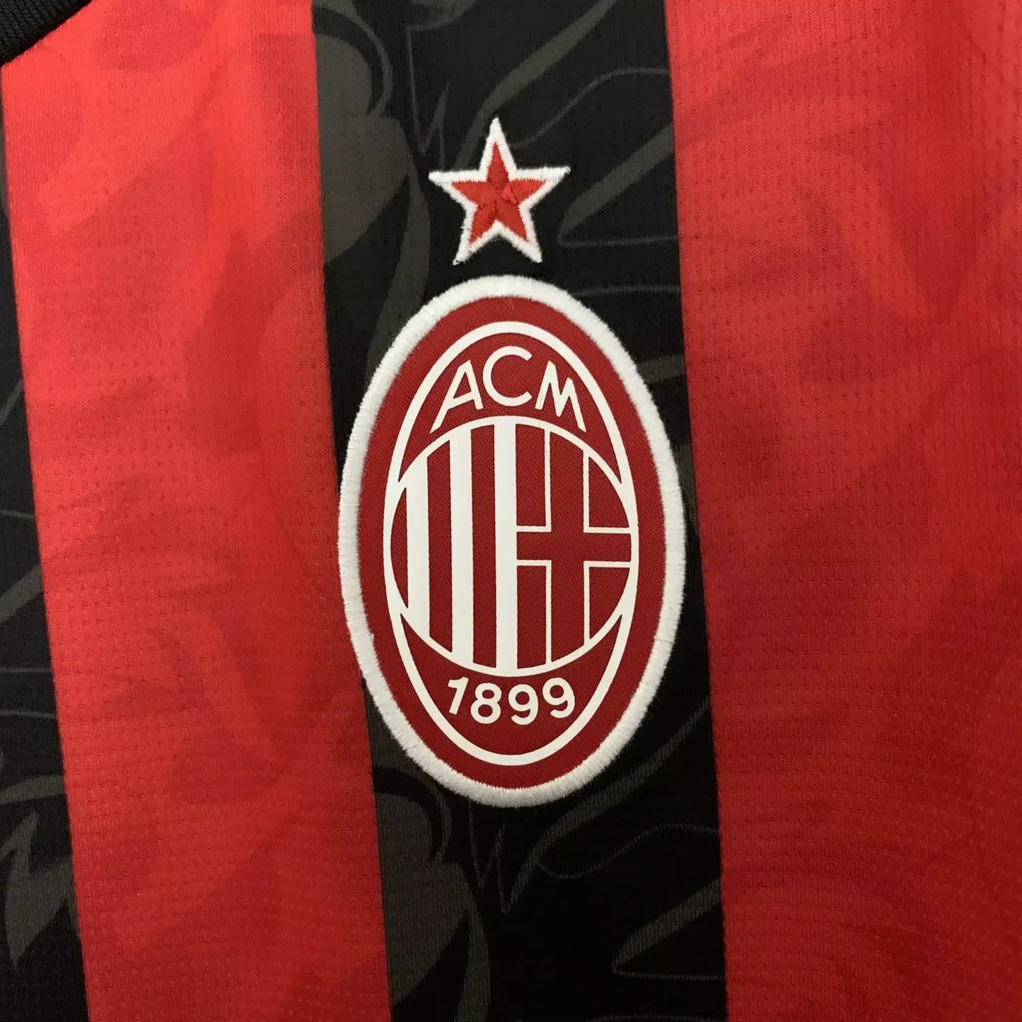 Camiseta + Pantaloneta AC MILÁN Local 25/26 + Envío Gratis