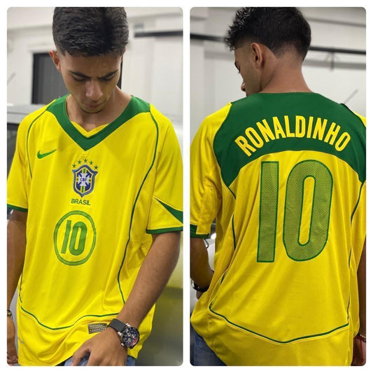 Camiseta RETRO - RONALDINHO - BRASIL 2004/05 Local - MANGA CORTA + Envío Gratis