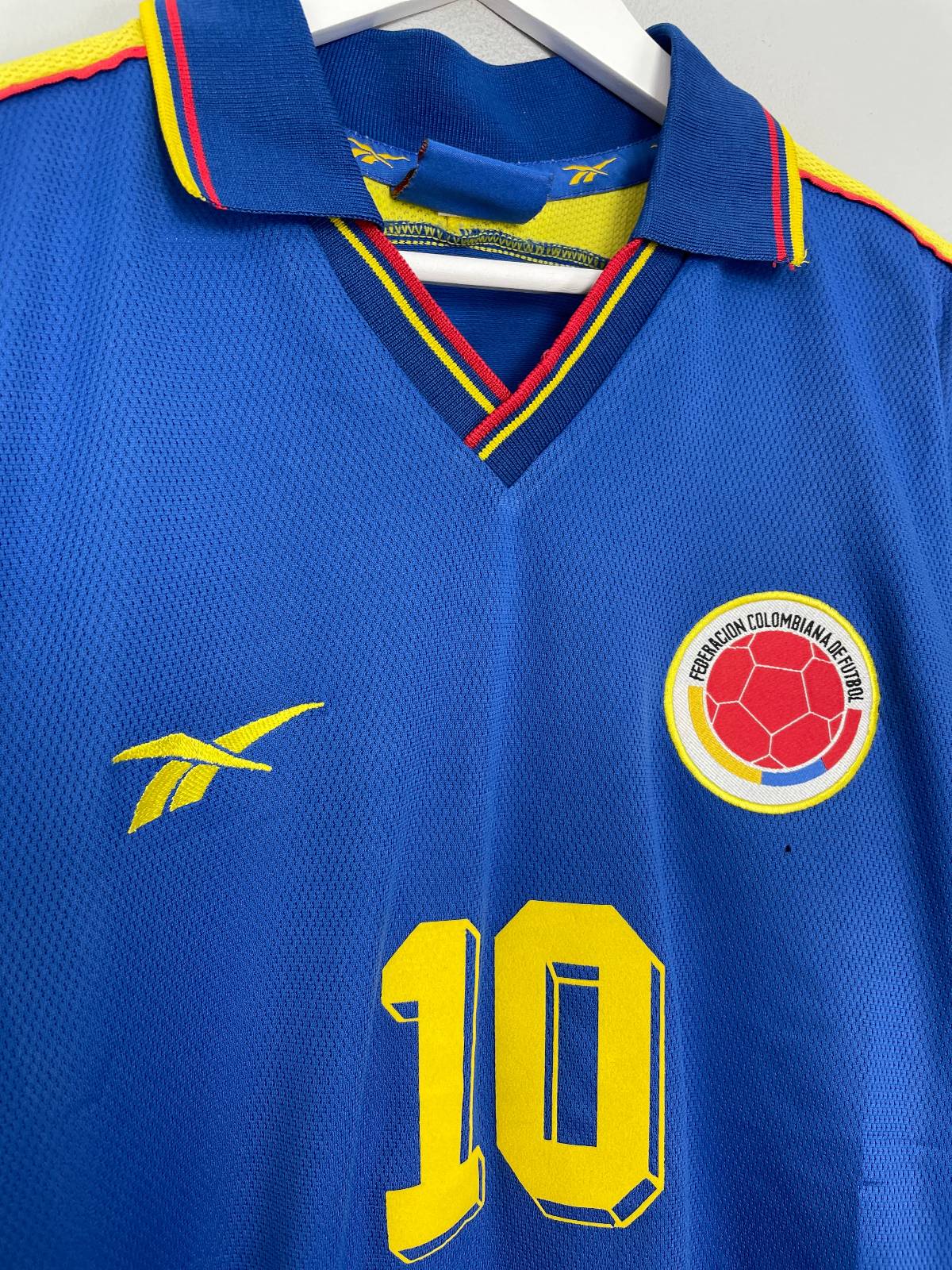 Camiseta RETRO - VALDERRAMA – COLOMBIA Visitante – 1998 MANGA CORTA + Envío Gratis